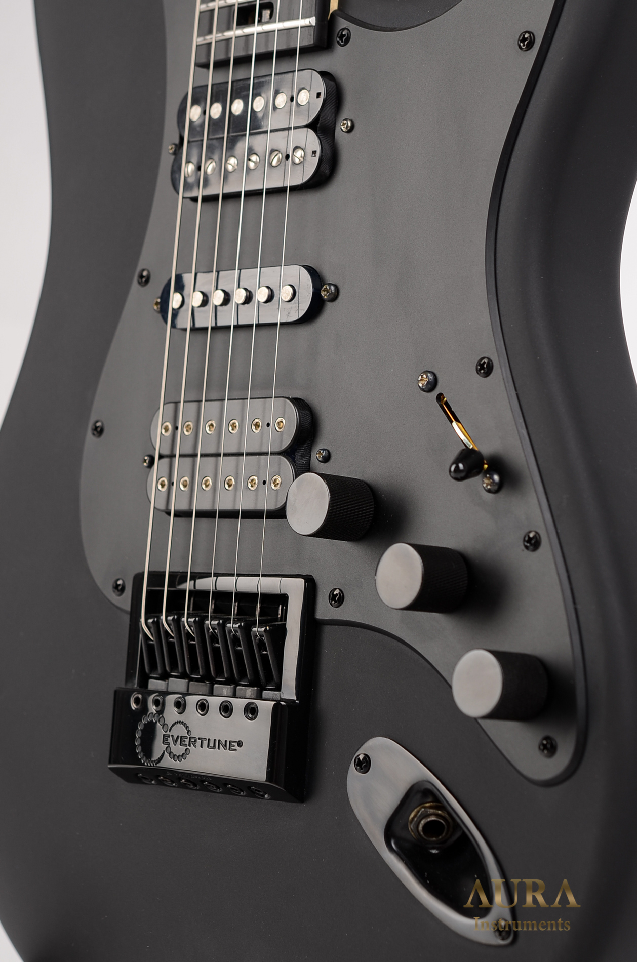 Aura Pure Black Series detail 4