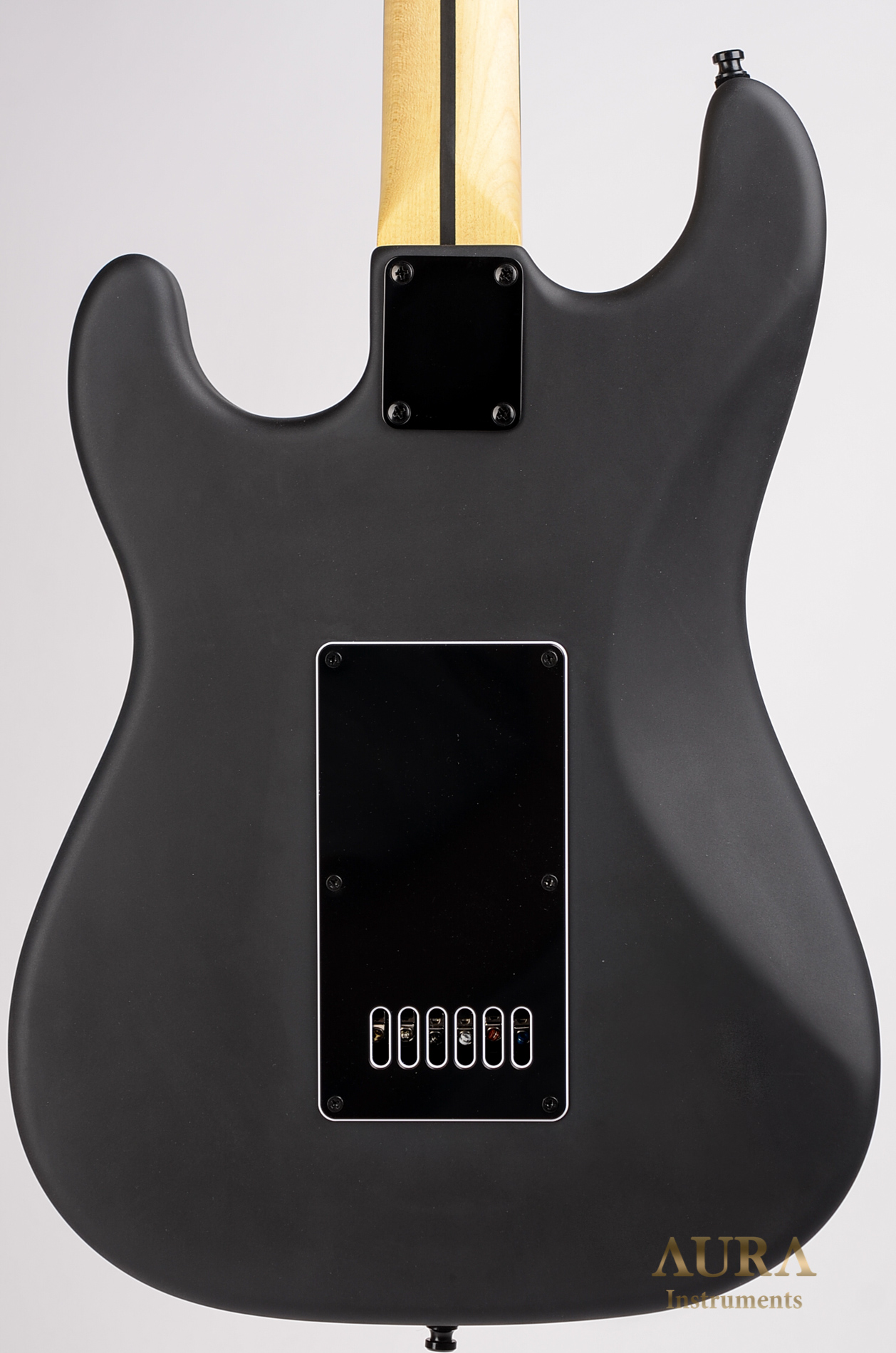 Aura Pure Black Series detail 5