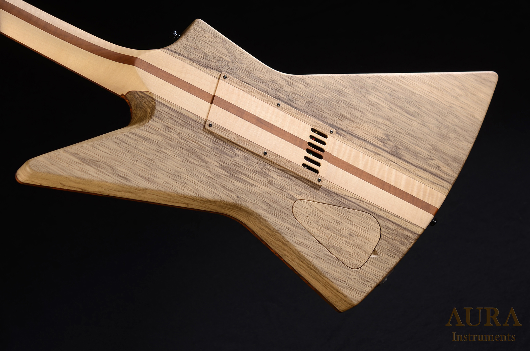 Electric guitar Aura Explorer TA detail 18