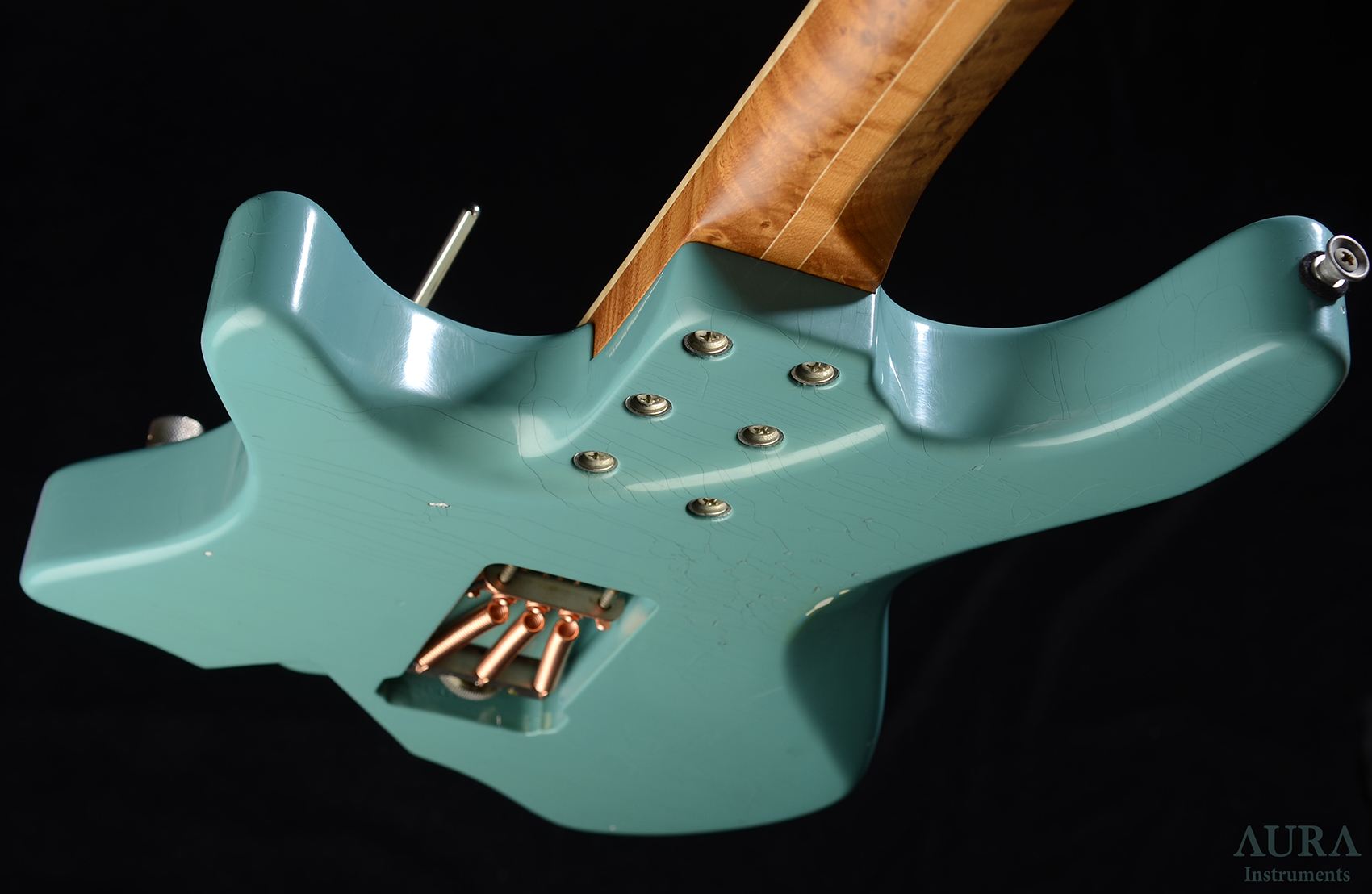 Handmade Aura Evocaster Headless Guitar detail 16