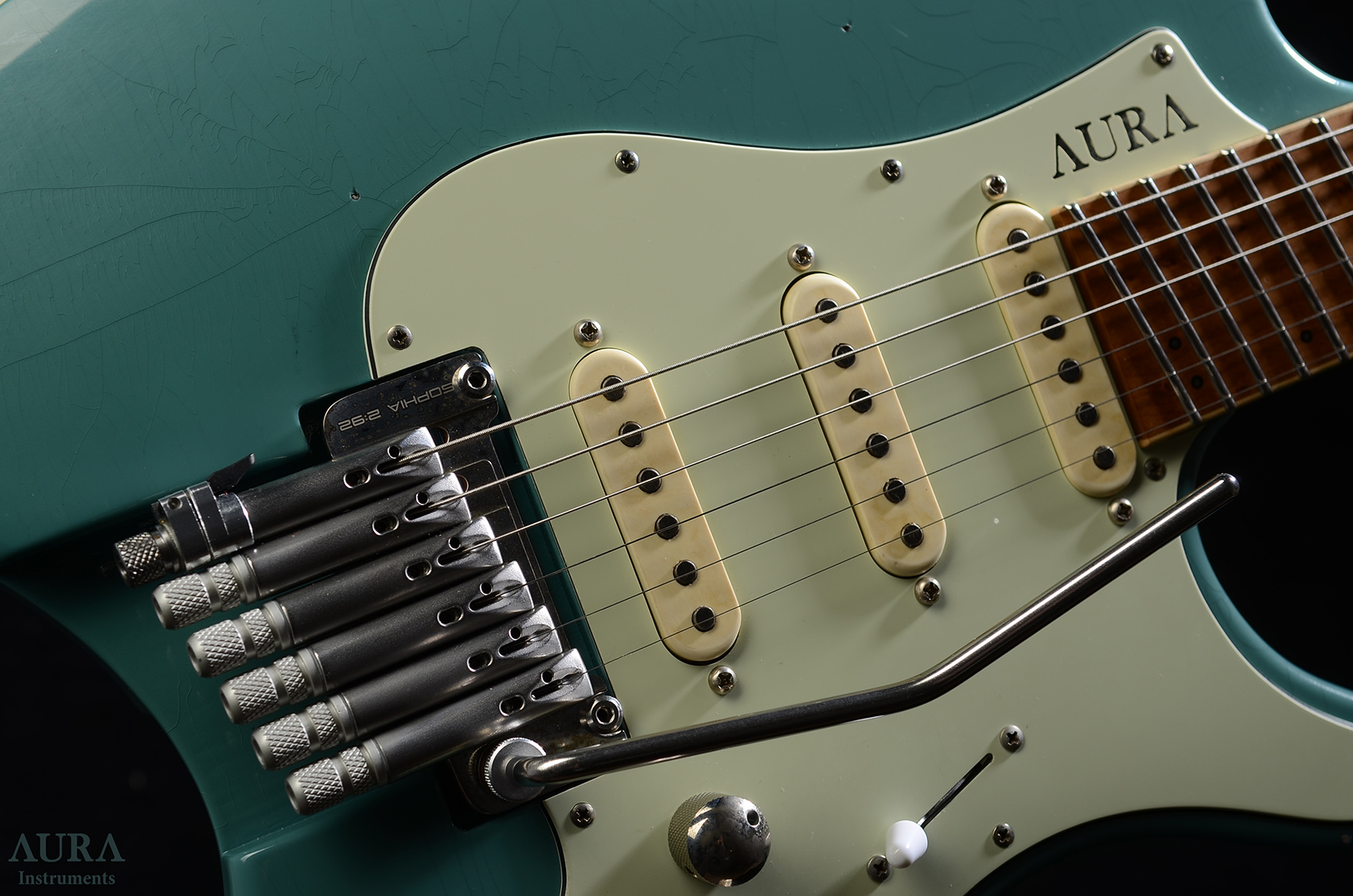Handmade Aura Evocaster Headless Guitar detail 20