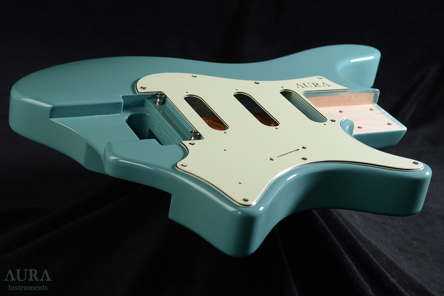 Handmade Aura Evocaster Headless Guitar detail 23