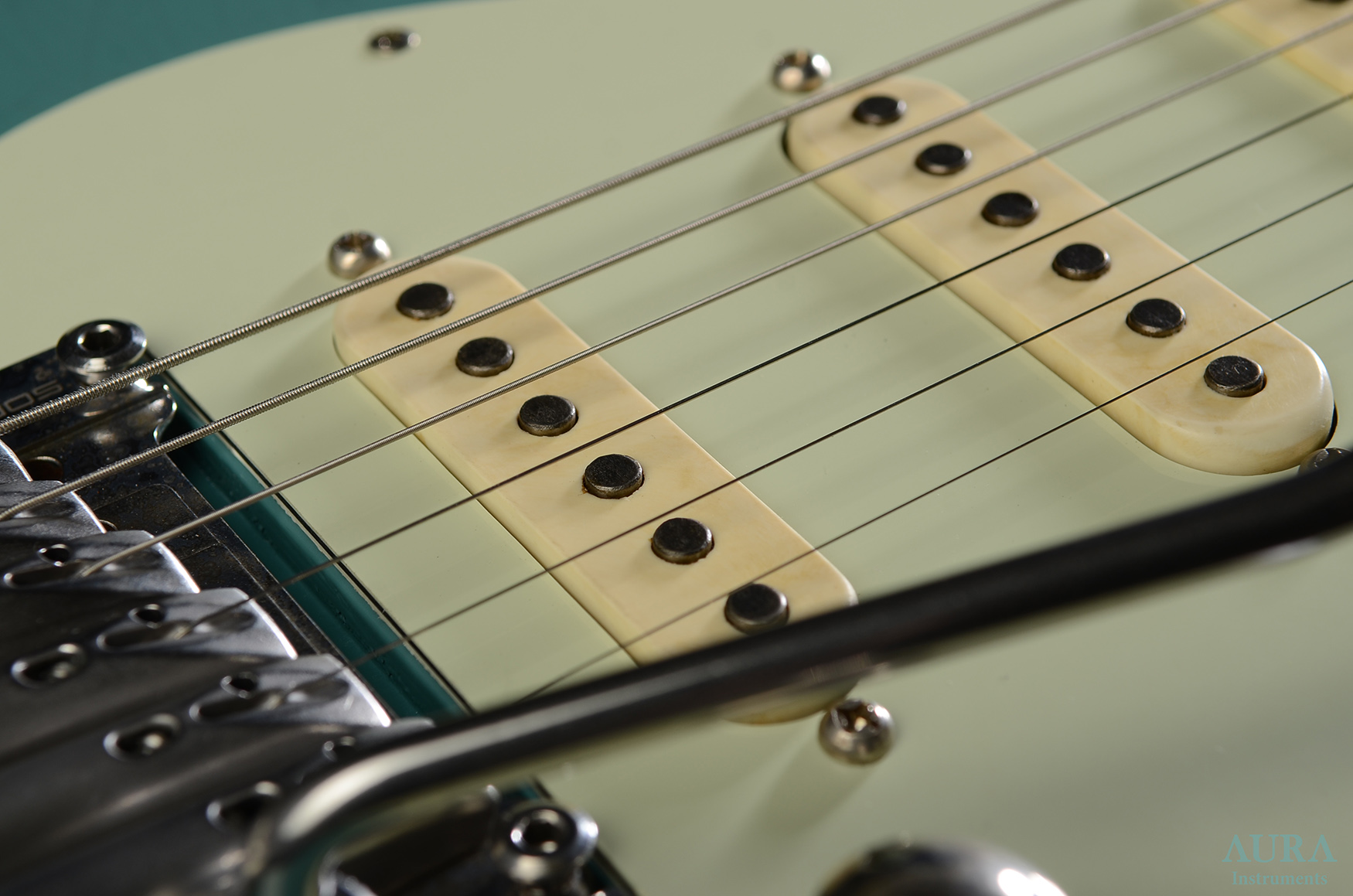 Handmade Aura Evocaster Headless Guitar detail 7