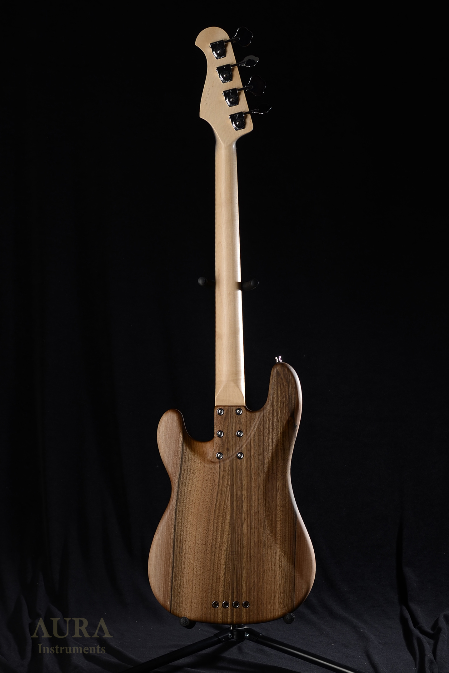 Handmade Aura P-Bass PK detail 2
