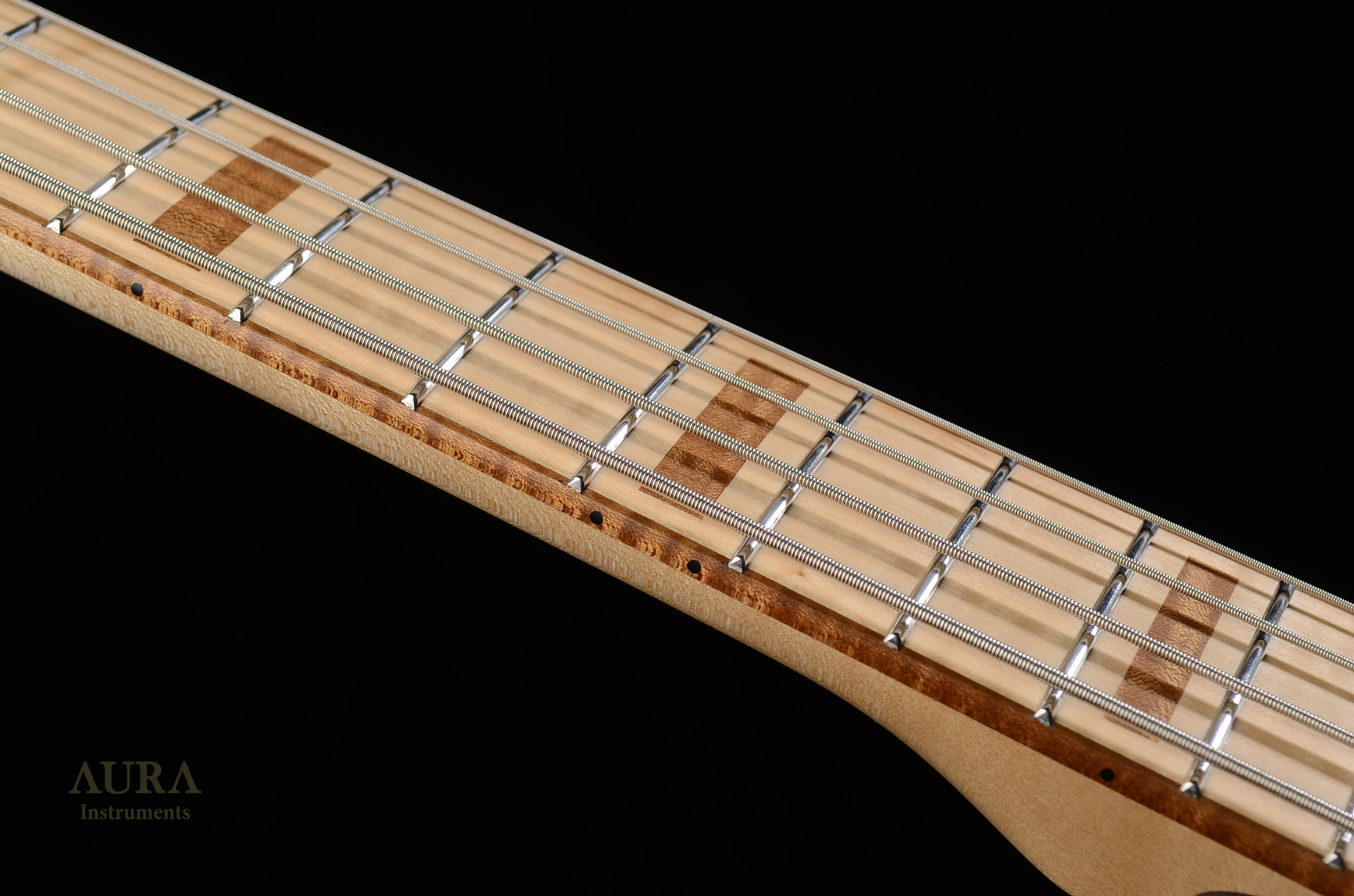 Handmade Aura P-Bass PK detail 7