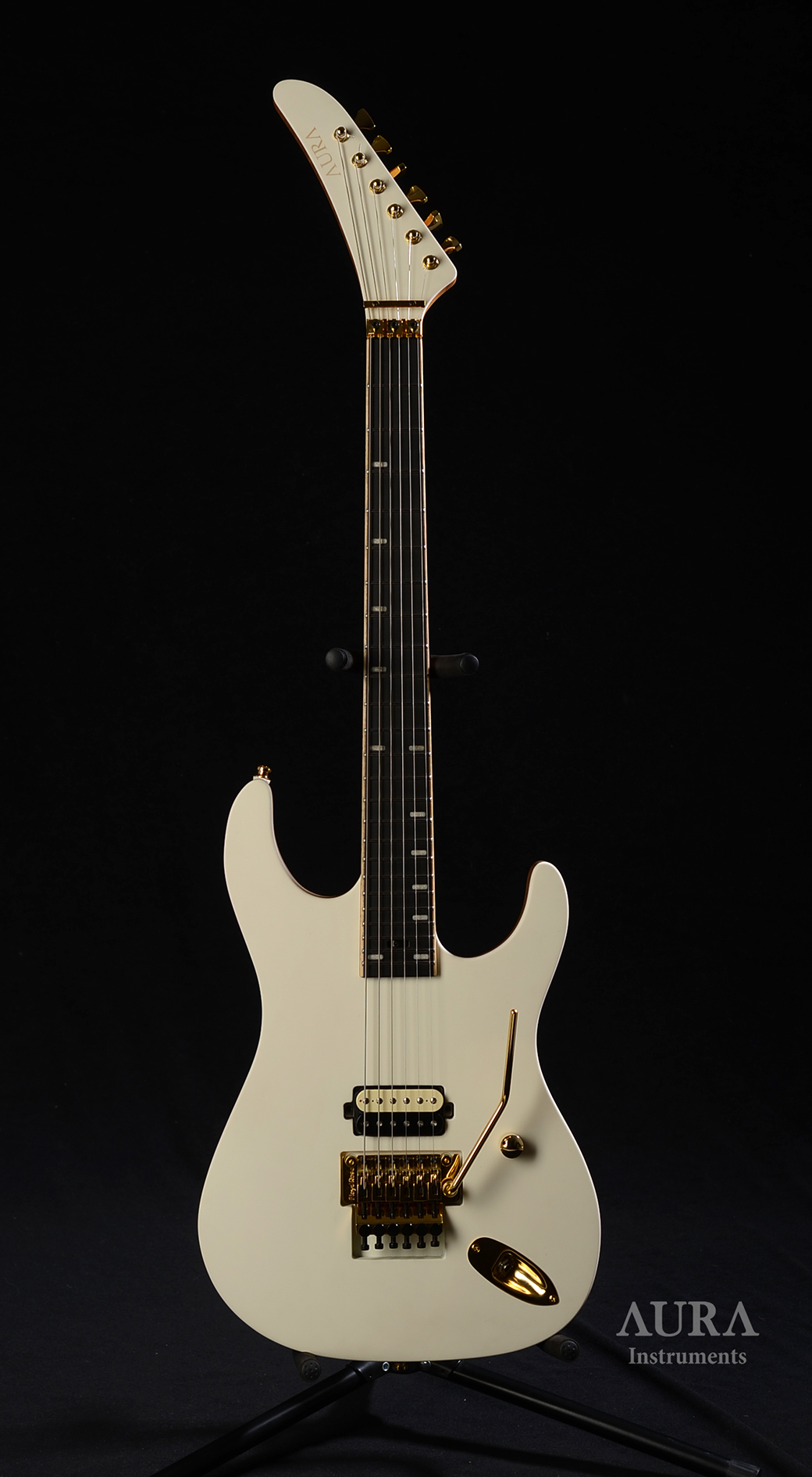 Handmade Guitar Aura COB HC detail 1