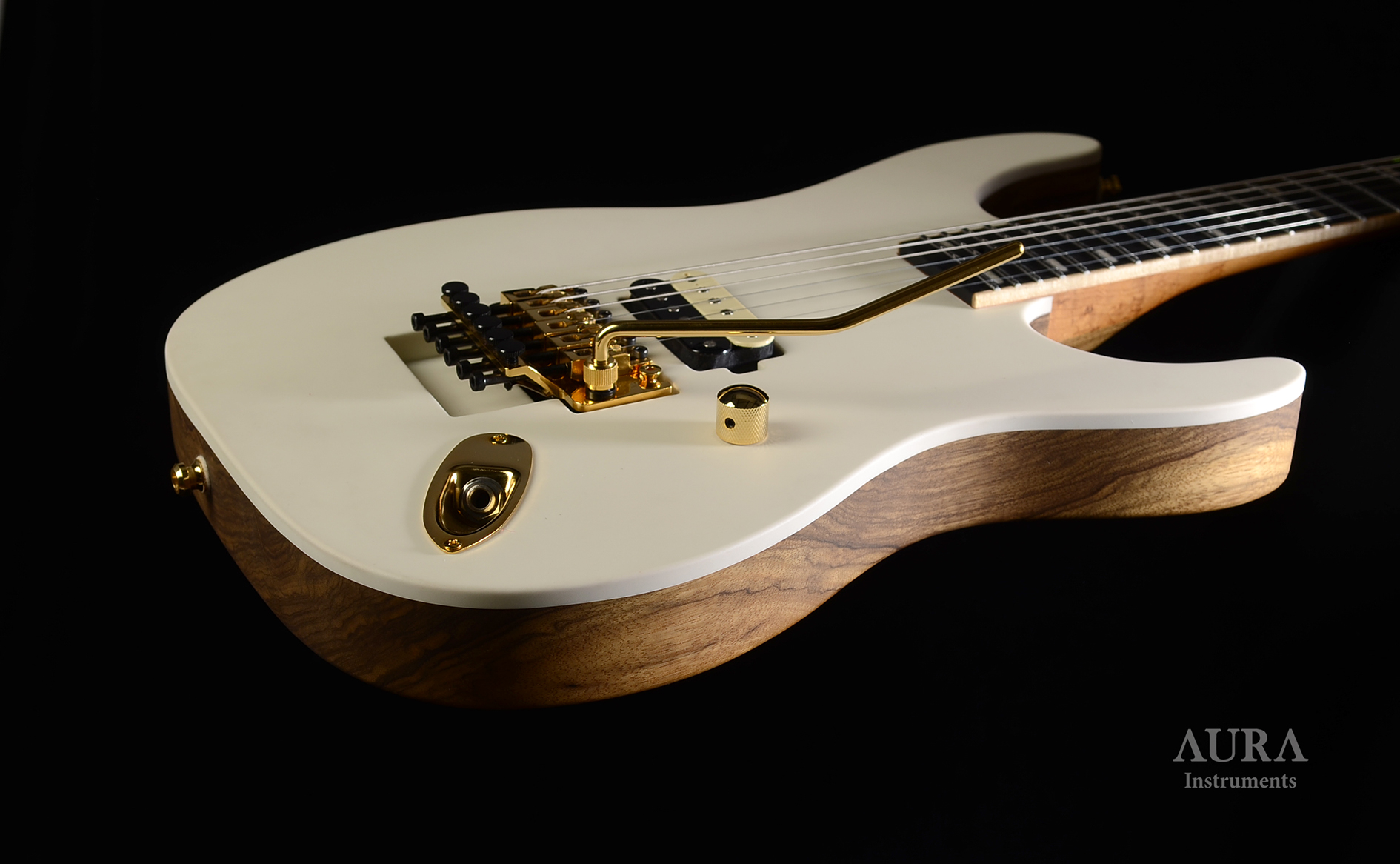 Handmade Guitar Aura COB HC detail 3