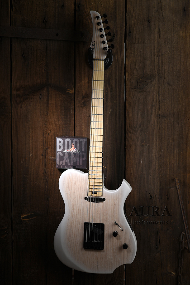 Guitar Aura Baritone Winter detail 8