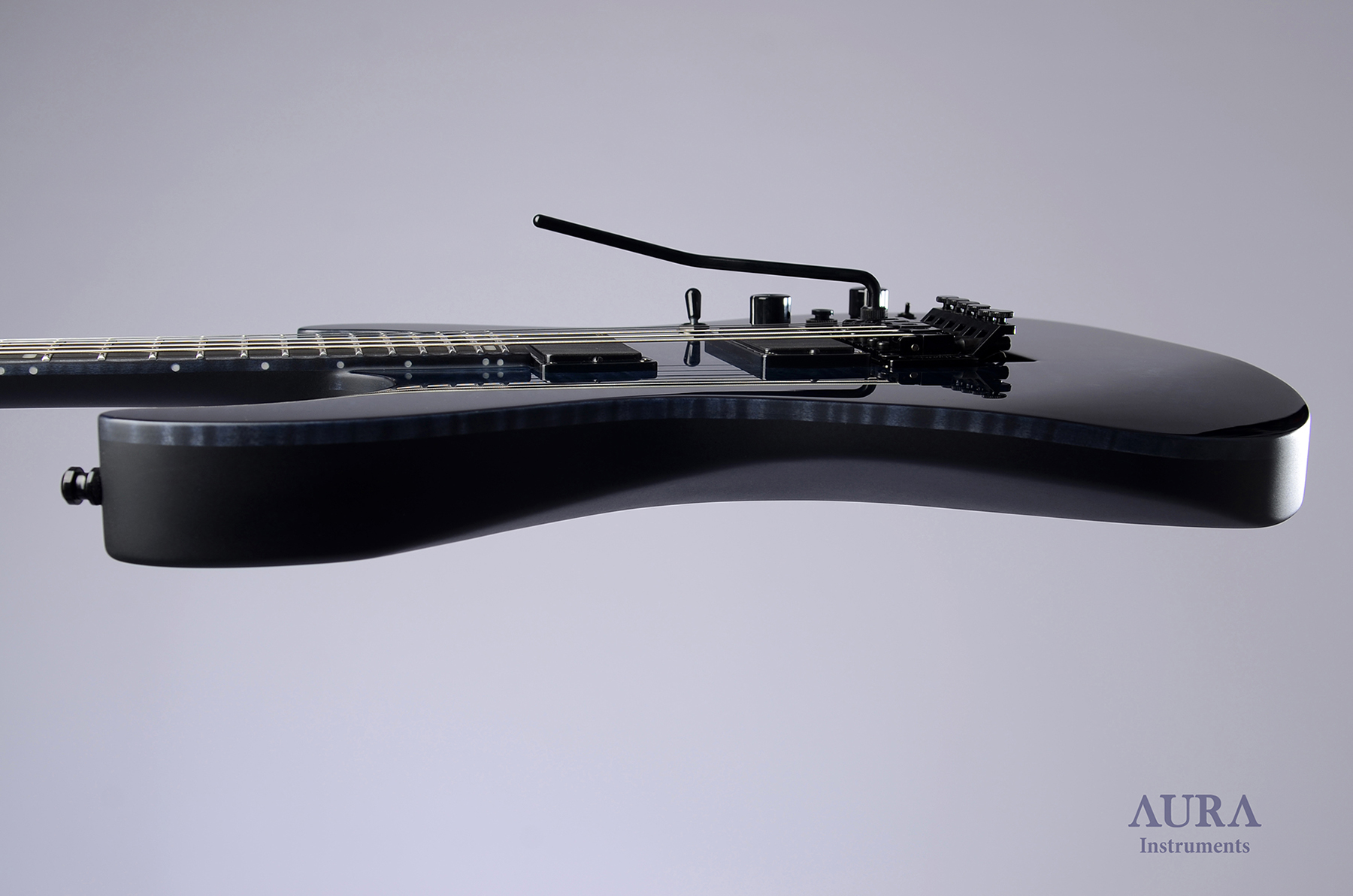 Handmade electric guitar Aura Black Pearl detail 12