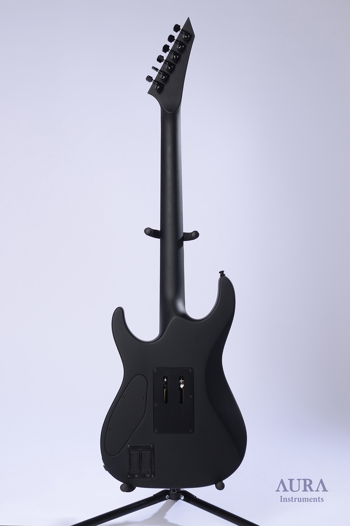 Handmade electric guitar Aura Black Pearl detail 2