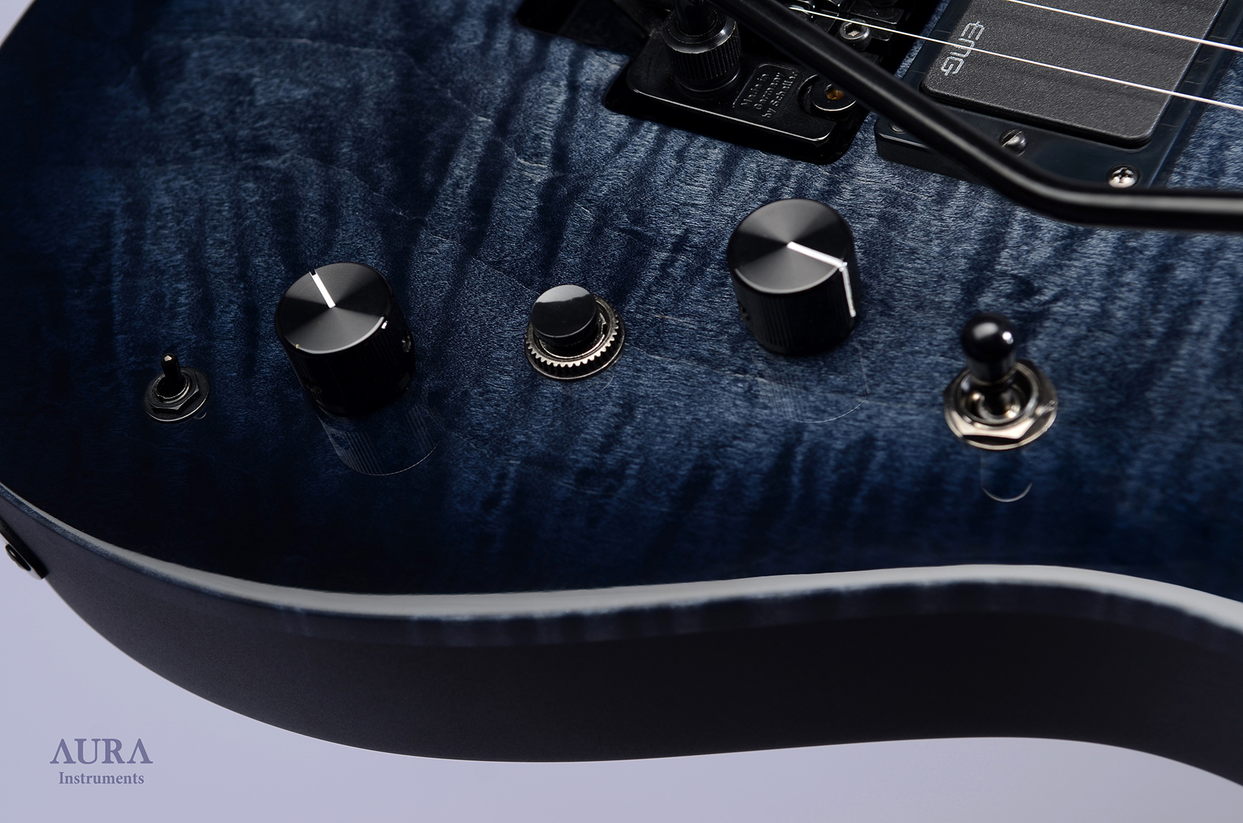 Handmade electric guitar Aura Black Pearl detail 7