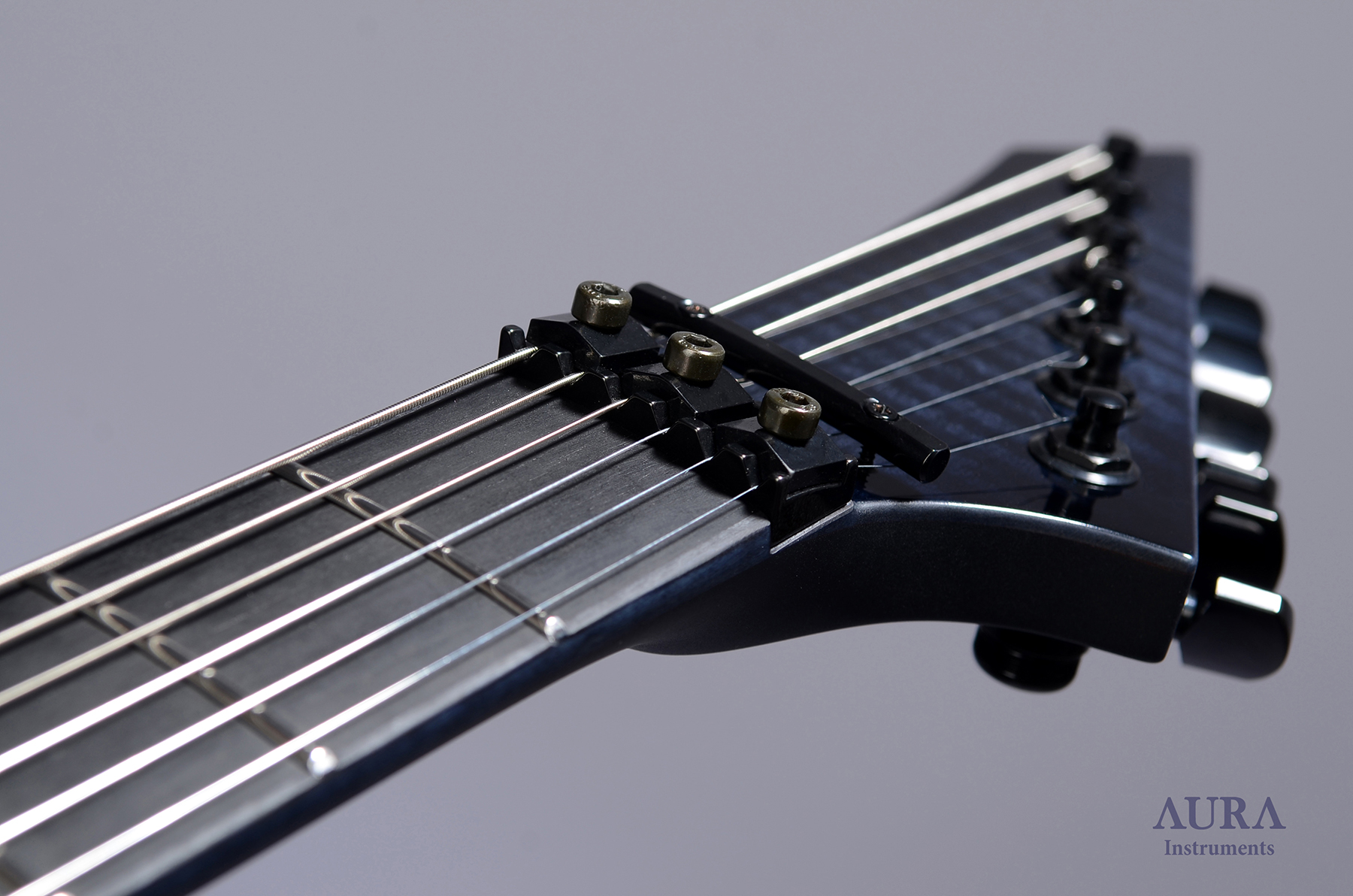 Handmade electric guitar Aura Black Pearl detail 14