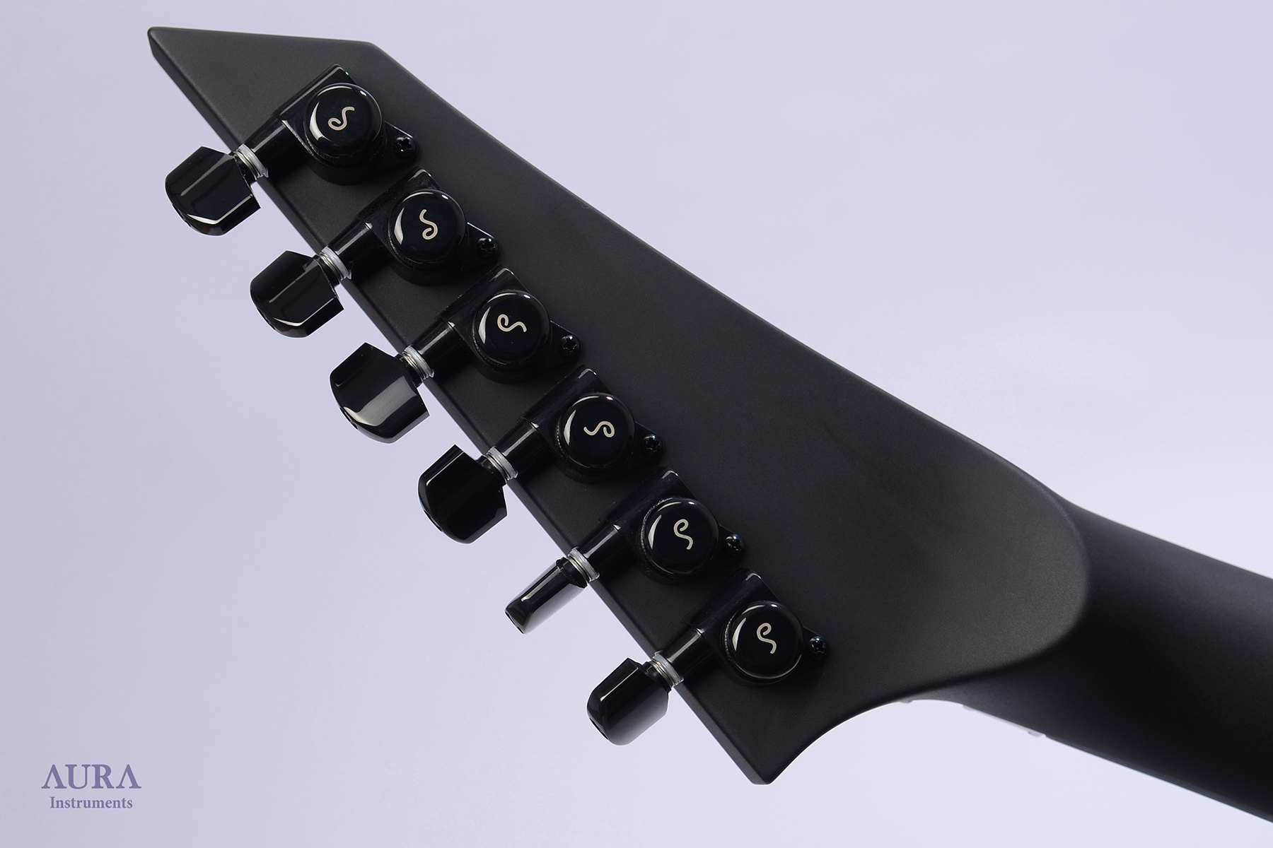 Handmade electric guitar Aura Black Pearl detail 6
