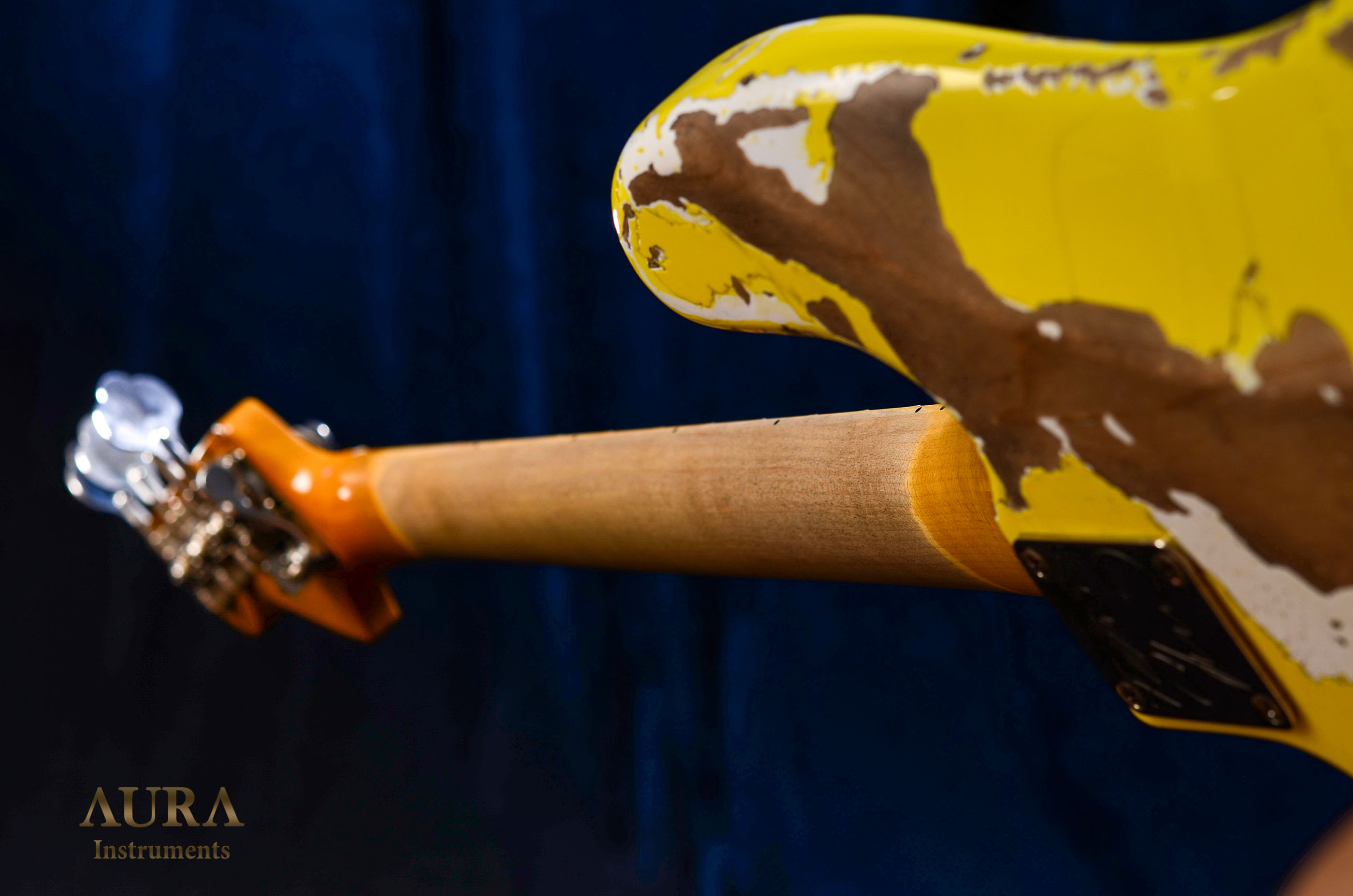 Aura Precision Jazz Bass Heavy Relic detail 8