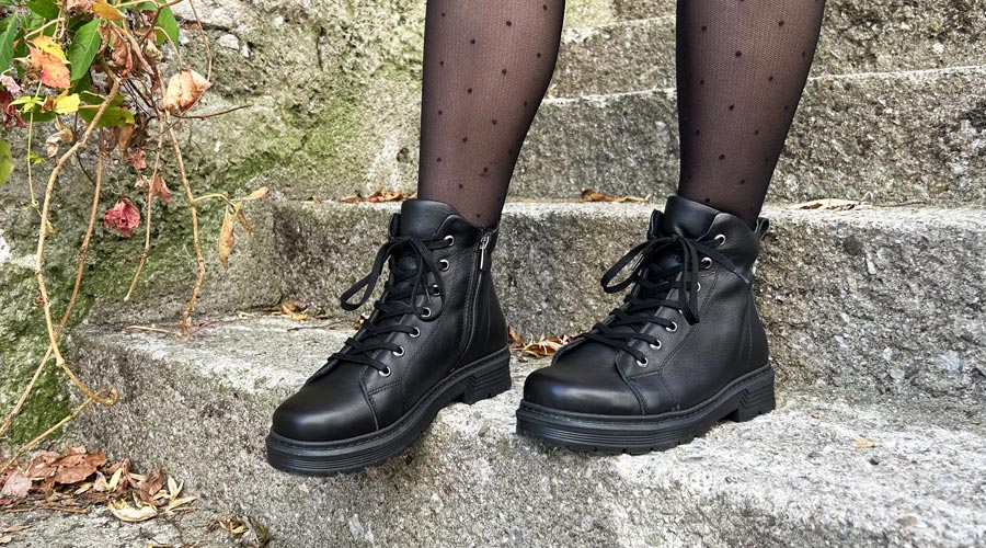 Dámská kožená kotníková obuv značky Looke