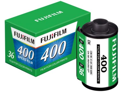 FujiFilm 400 ve střední velikosti