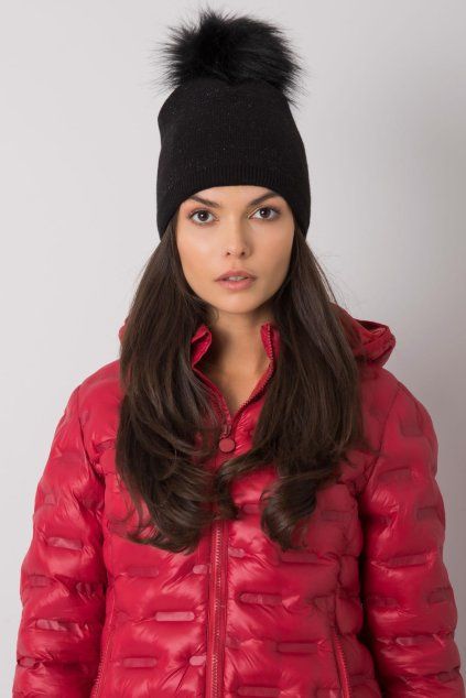 Černá zimní čepice s bambulí (Velikost UNI)