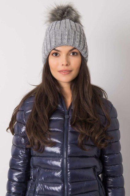 Šedá zateplená čepice se střapcem (Velikost UNI)