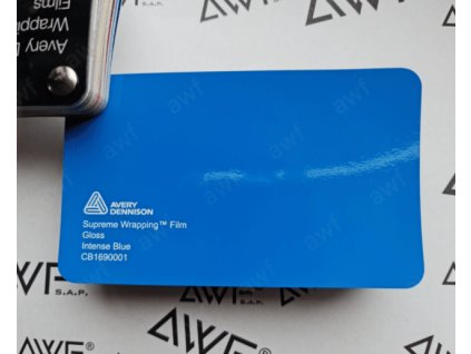 Modrá lesklá wrap fólie AVERY SWF Gloss Intense Blue CB1690001