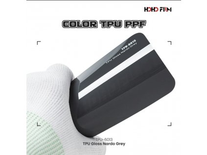 Pastelová šedá lesklá Nardo Grey PPF TPU 6013 barevná wrap fólie HOHOFILM® polep automobilu