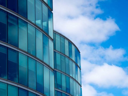 Exteriér protisluneční fólie SILVER 385 XC na okna - 12 let garance Solar Screen
