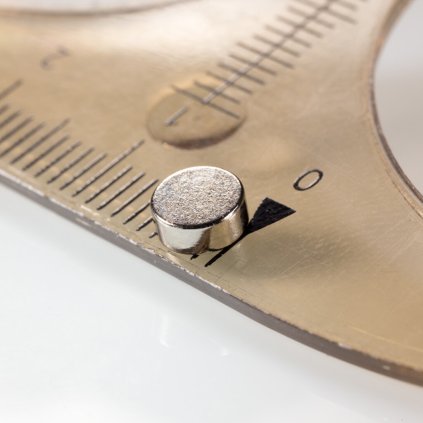 Neodymový magnet válec pr.5x2 N 80 °C, VMM11-N52 (Počet kusů 1 ks)