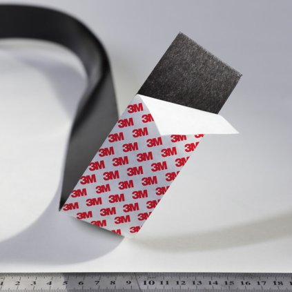 Magnetický pásek se silnou samolepicí vrstvou 50x1,6 mm, délka 1 m (Počet kusů 1 m)
