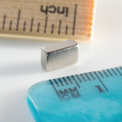 Neodymový magnet kvádr 8x5x3 N 80 °C, VMM2-N30 (Počet kusů 1 ks)