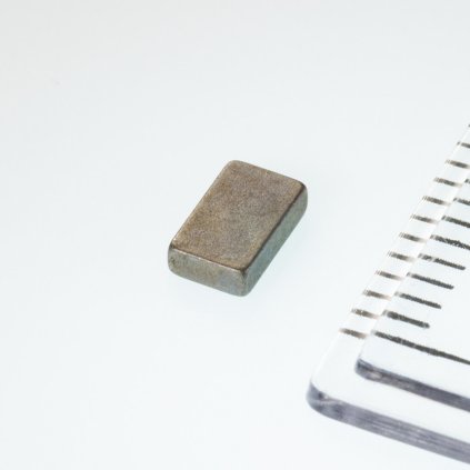 739 neodymovy magnet kvadr 5x3x1 3 p 180 c vmm5uh n35uh
