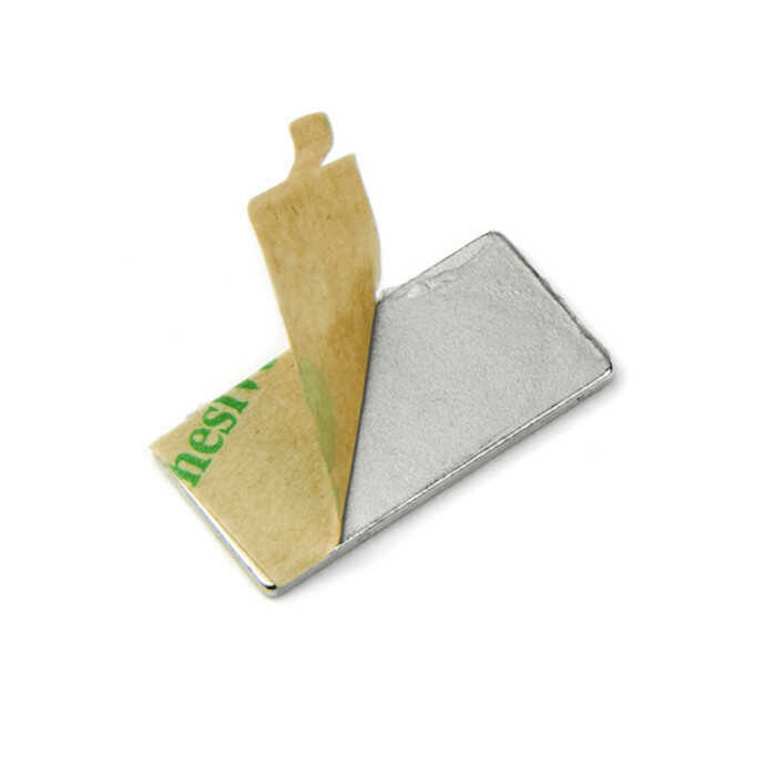 Samolepící magnety