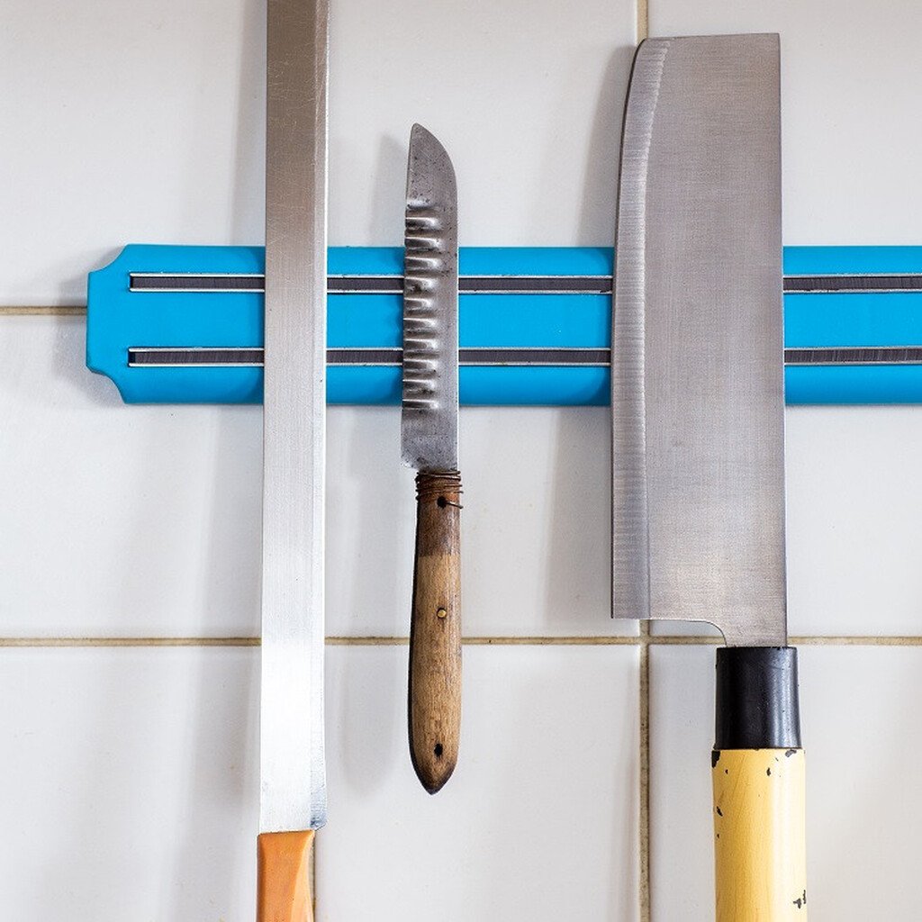 6313 magneticka lista na noze a kuchynske nacini delka 38 cm modra