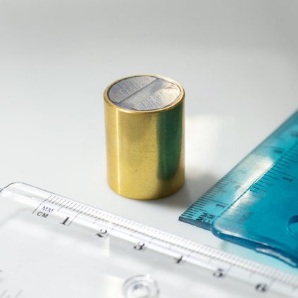 3931 magneticka cocka valcova mosazna s toleranci h6 pr 20 x vyska 25 mm