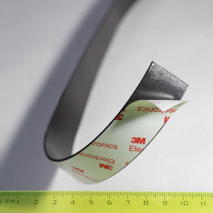 Magnetické lepící pásky