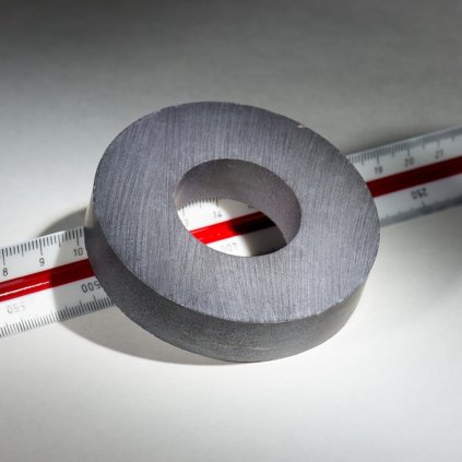 1306 feritovy magnet mezikruzi pr 72x pr 32x15