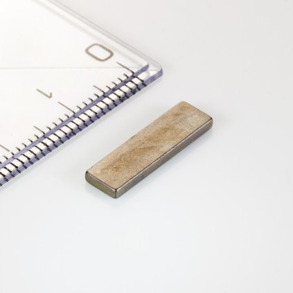 1960 neodymovy magnet kvadr 17x4 8x1 5 p 180 c vmm5uh n35uh