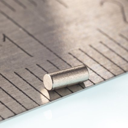 Neodymový magnet válec pr.1,2x3 N 80 °C, VMM5-N38 (Počet kusů 1 ks)