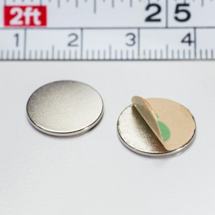4219 neodymovy magnet se samolepkou valec mag nm a 13x1 n vmm4 80 c sv set n s obsahuje dva magnety ktere se pritahuji