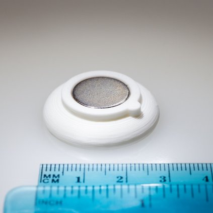 5326 velmi silny magnet v plastovem pouzdre bez potisku bily