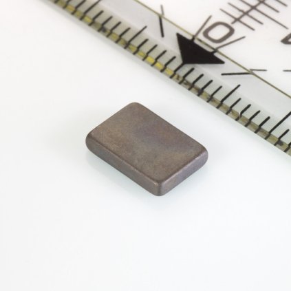 Neodymový magnet kvádr 8x5,6x1,6 P 180 °C, VMM5UH-N35UH (Počet kusů 1 ks)