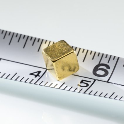 Neodymový magnet kvádr 5x5x5 Au 80 °C, VMM7-N42 (Počet kusů 1 ks)