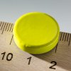 Silnější barevný magnet kulatý pr.20x5 žlutý (Počet kusů 1 ks)