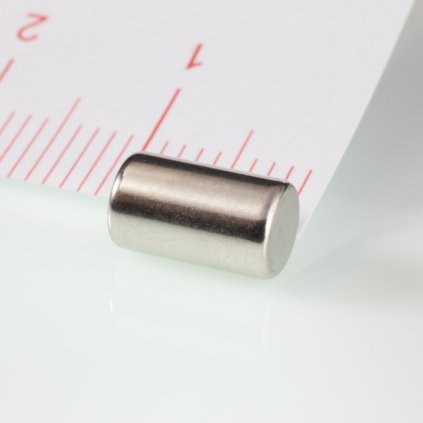 Neodymový magnet válec pr.5x8,47 N 80 °C, VMM8-N45 (Počet kusů 1 ks)