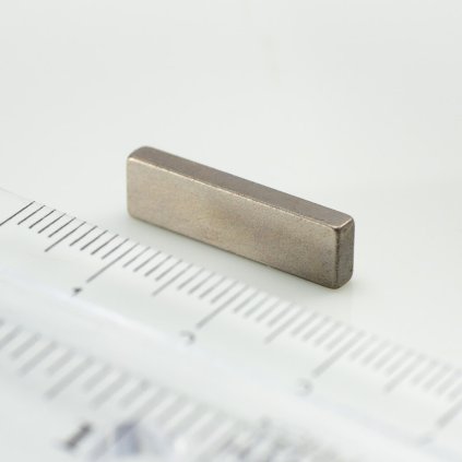 Neodymový magnet kvádr 20x5,5x2,5 P 150 °C, VMM8SH-N45SH (Počet kusů 1 ks)