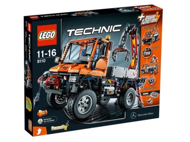 LEGO® Technic 8110 Mercedes-Benz Unimog U 400 + volná rodinná vstupenka do Muzea LEGA Tábor v hodnotě 490 Kč