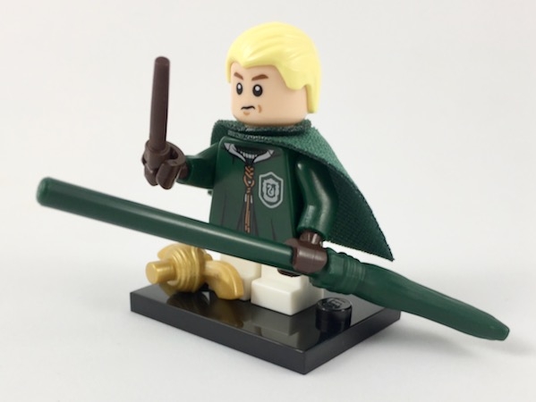 LEGO® 71022 minifigurky Harry Potter a Fantasická zvířata - 04. Draco Malfoy (Quidditch)