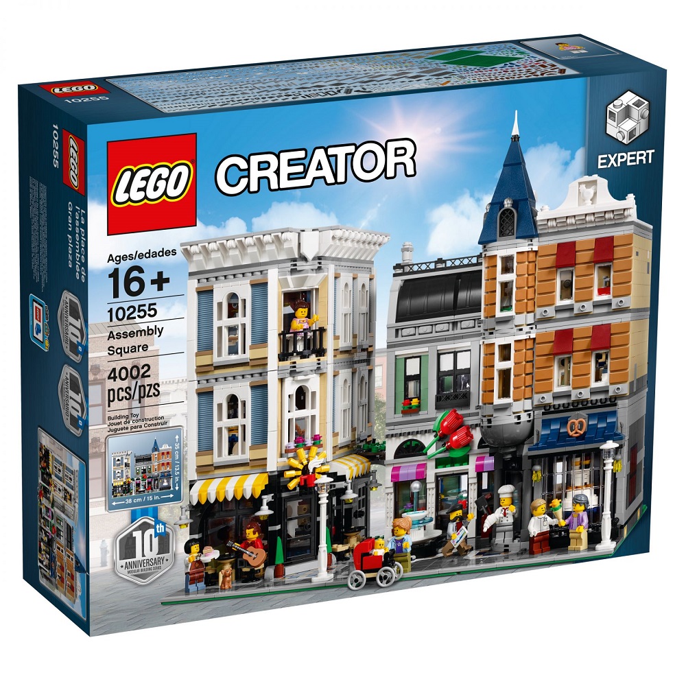 LEGO® Creator 10255 Assembly Square + volná rodinná vstupenka do Muzea LEGA Tábor v hodnotě 490 Kč