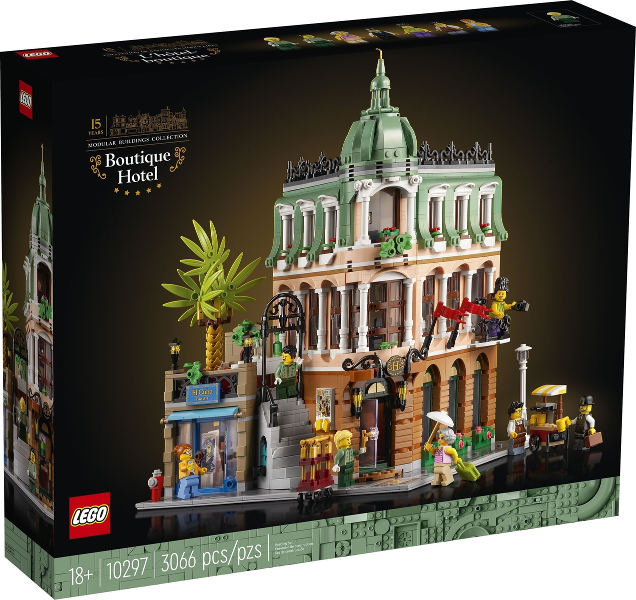 LEGO® Creator Expert 10297 Butikový hotel + volná rodinná vstupenka do Muzea LEGA Tábor v hodnotě 490 Kč