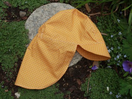 kšiltovka pampalína z bavlny hořčičná s drobnými puntíky