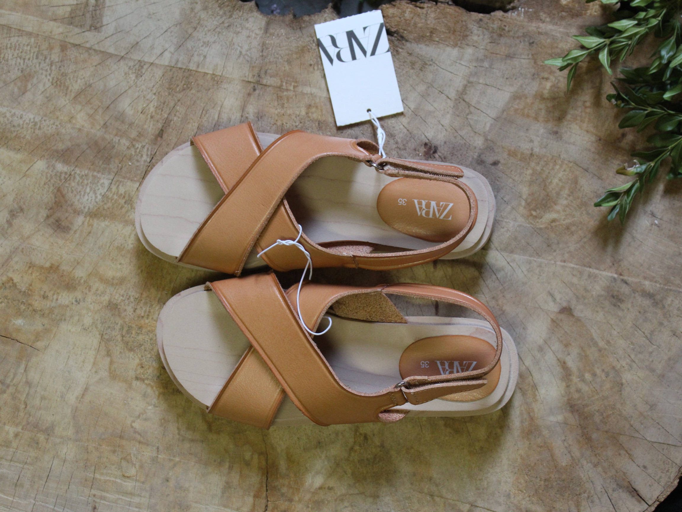 nové béžové sandále dřeváčky Zara 35