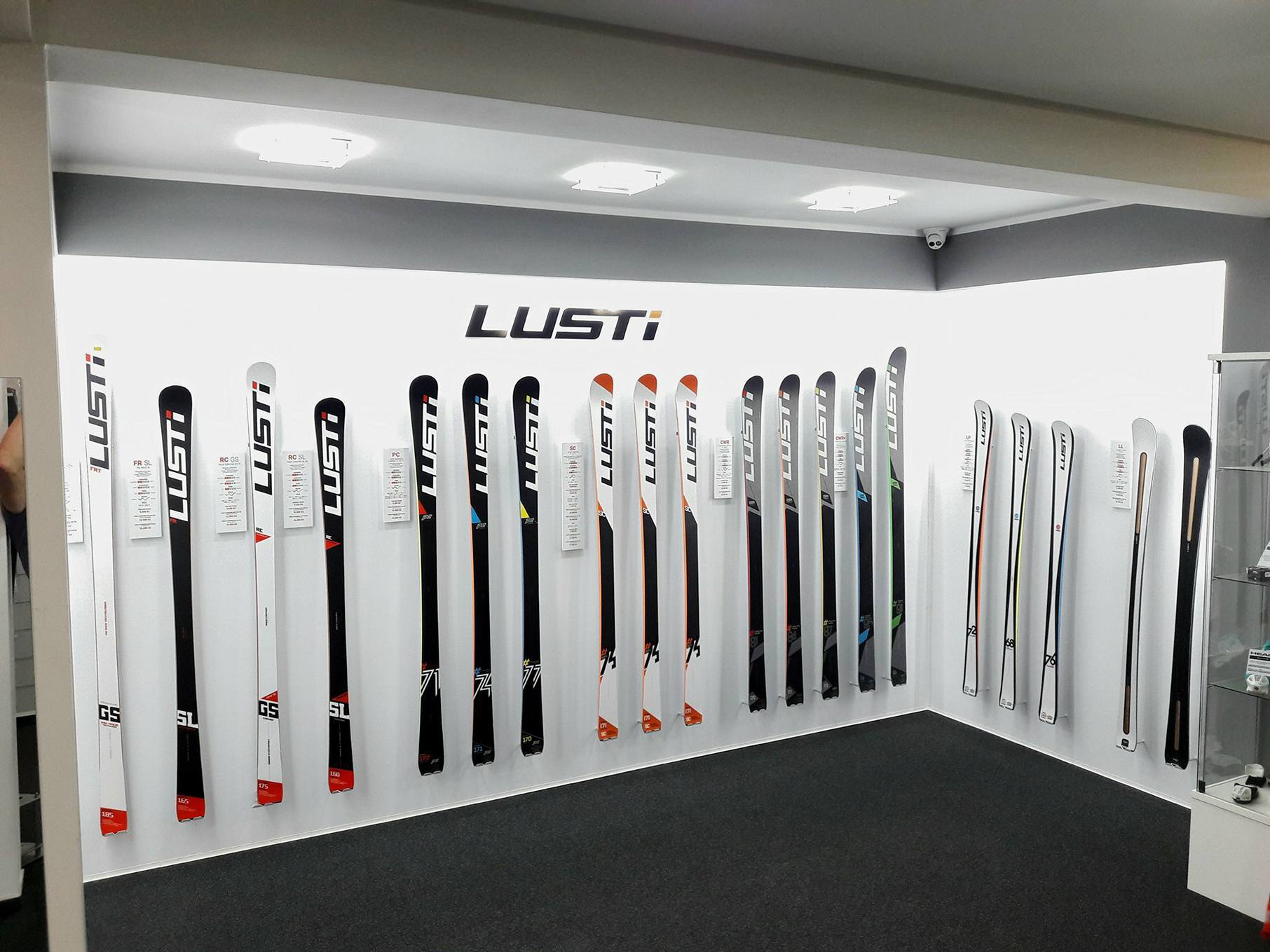 Nový showroom LUSTi ve Skicentrech Prosek a Podolí!